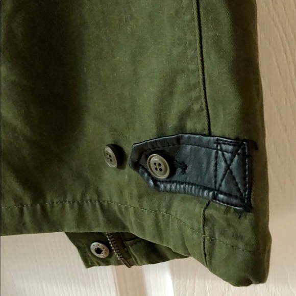 Urban Outfitters BDG army green vest, XS - Picture 4 of 5